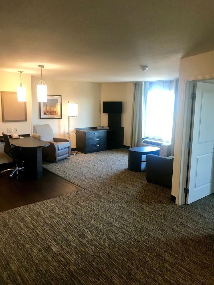 Candlewood Suites Lincoln By Ihg Exteriör bild