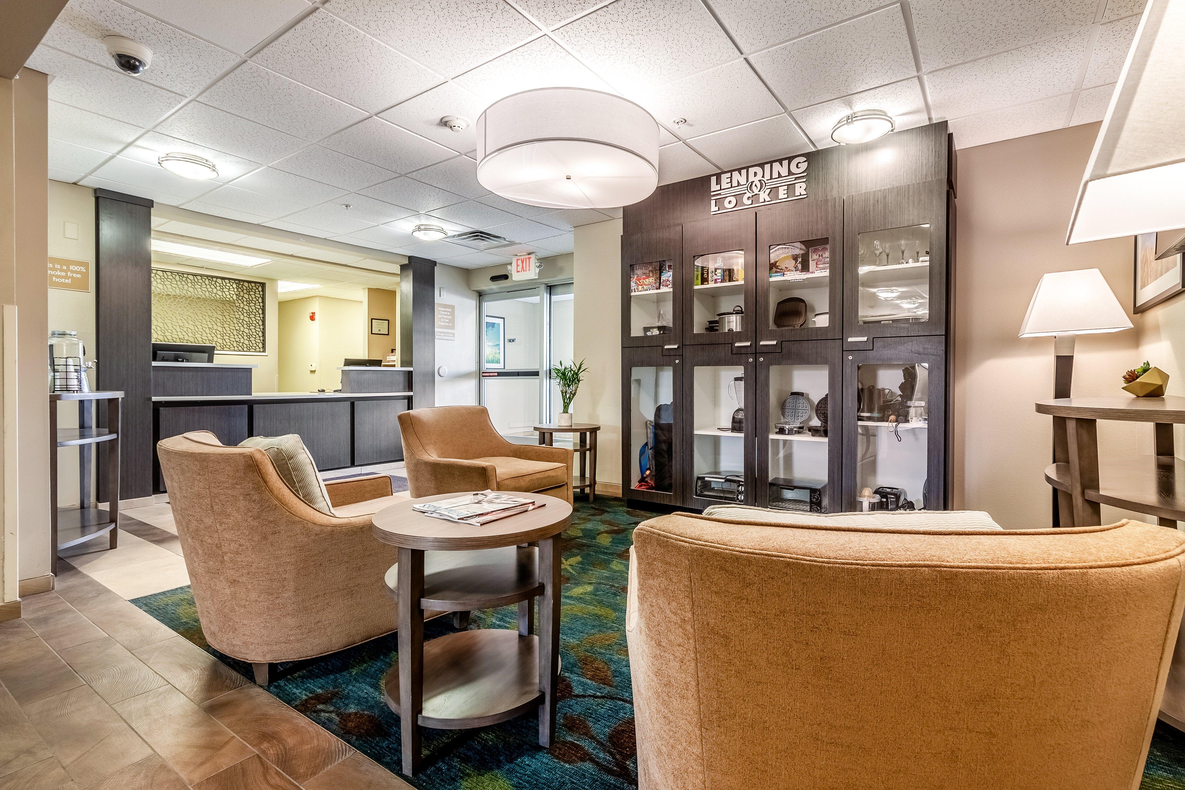 Candlewood Suites Lincoln By Ihg Exteriör bild