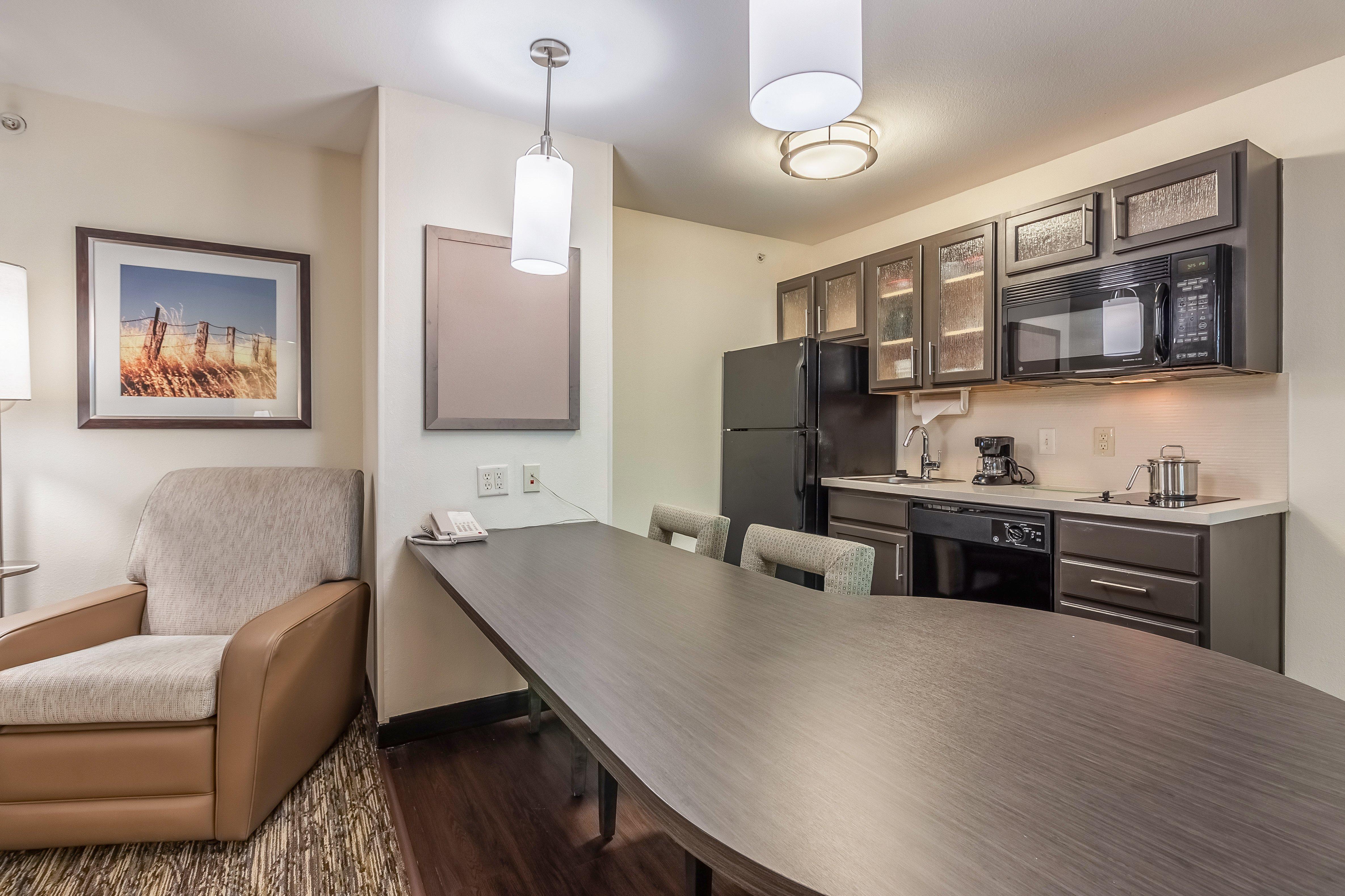 Candlewood Suites Lincoln By Ihg Exteriör bild